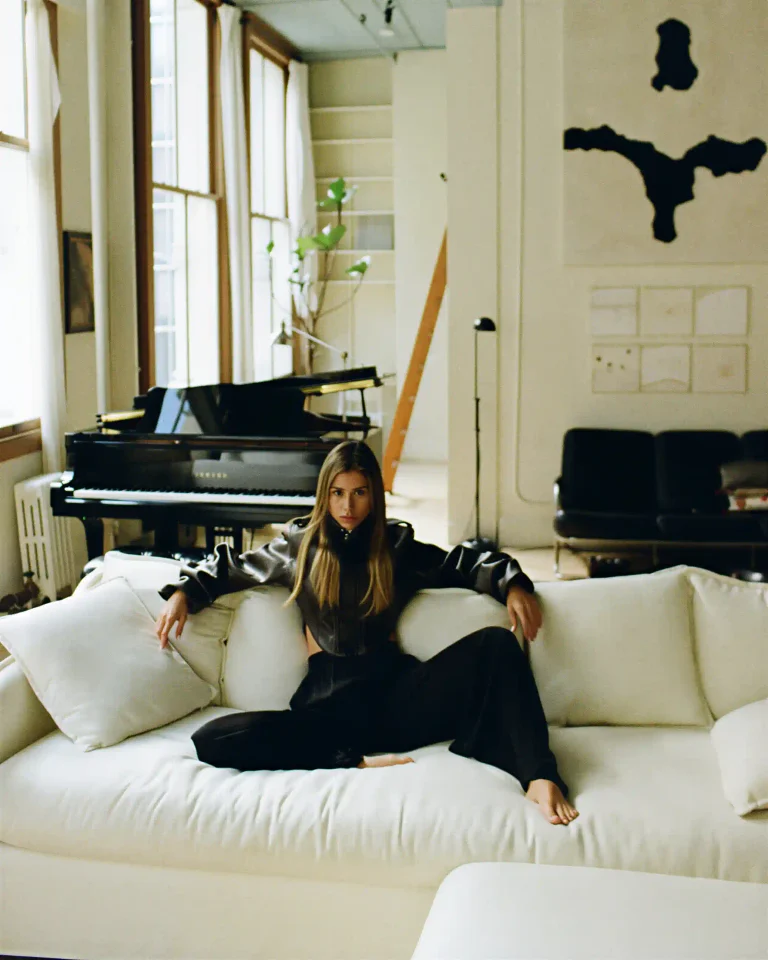 Read more about the article THE MANY FACES OF CREATIVITY DELFINA DI PRISCO INTERVIEW